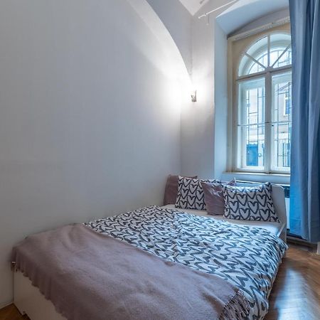 Spacious 3 Bedroom Apartment In The Heart Of Praha Bagian luar foto